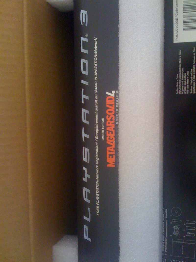Illustration for article titled Gunmetal PS3: The Unboxing